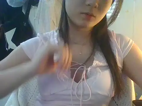 Linzly online show from April 7, 2026, 2:34 am