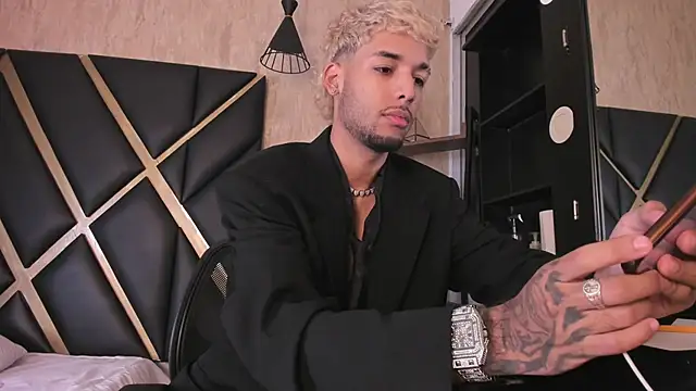 Snapshot of Thiagoferreti chatting on September 13, 2025, 4:01 am Thiagoferreti online show from September 13, 2025, 4:01 am