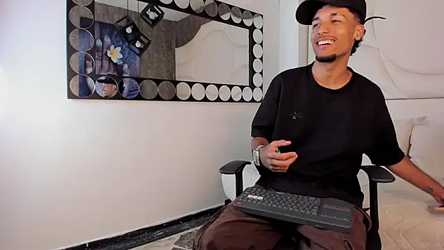 Snapshot of Thiagoferreti chatting on October 3, 2025, 3:36 am Thiagoferreti online show from October 3, 2025, 3:36 am