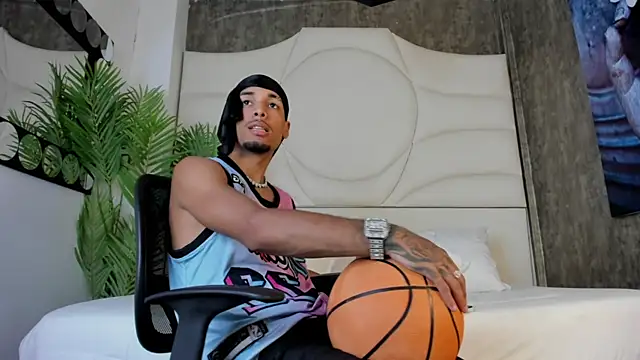 Snapshot of Thiagoferreti chatting on October 29, 2025, 7:26 pm Thiagoferreti online show from October 29, 2025, 7:26 pm