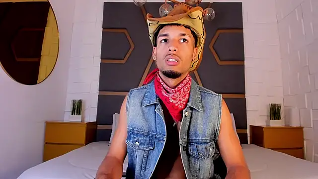 Snapshot of Thiagoferreti chatting on November 18, 2025, 7:29 pm Thiagoferreti online show from November 18, 2025, 7:29 pm