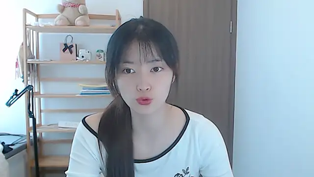 Snapshot of Mimi-cnbaby chatting on April 12, 2026, 4:17 am Mimi-cnbaby online show from April 12, 2026, 4:17 am