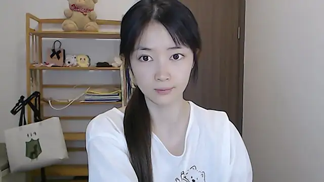 Snapshot of Mimi-cnbaby chatting on May 4, 2026, 1:18 pm Mimi-cnbaby online show from May 4, 2026, 1:18 pm
