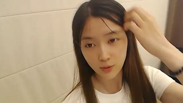 Snapshot of Mimi-cnbaby chatting on May 14, 2026, 1:40 pm Mimi-cnbaby online show from May 14, 2026, 1:40 pm