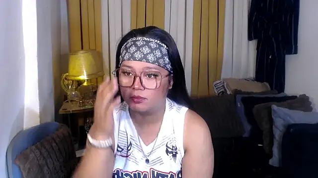 Snapshot of YourSweet-mich chatting on May 24, 2026, 3:00 am YourSweet-mich online show from May 24, 2026, 3:00 am