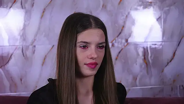 sukie spooky online show from October 4, 2025, 4:54 am