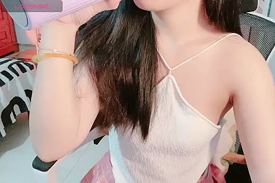    Daisy    online show from October 12, 2025, 2:43 am