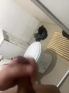 tonsc23 online show from April 21, 2026, 10:12 pm