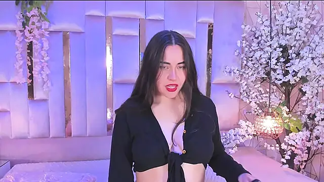 HannaCollins  online show from September 28, 2025, 2:00 pm