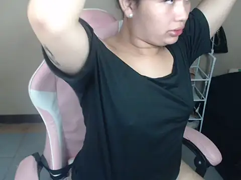 Snapshot of Seductive_lorie chatting on July 25, 2026, 12:20 am Seductive lorie online show from July 25, 2026, 12:20 am