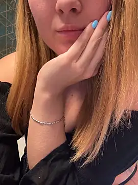 Velvetnoir21 online show from November 19, 2025, 11:05 pm