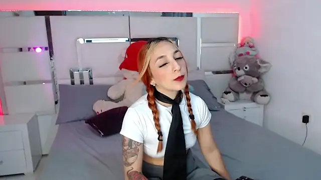 ElektraRous online show from September 26, 2025, 5:28 pm