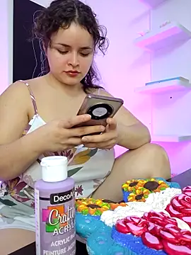 SeleneLuminari8 online show from April 16, 2026, 1:23 pm