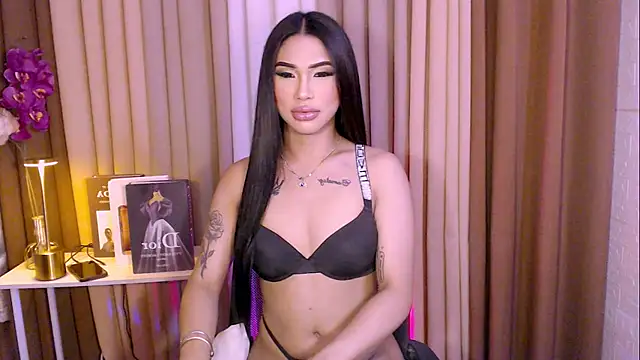 Snapshot of Megan_sativa chatting on November 20, 2025, 8:03 am Megan sativa online show from November 20, 2025, 8:03 am