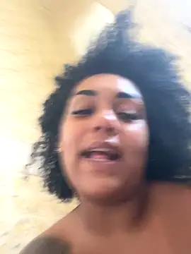 morenaluaa online show from October 13, 2025, 4:51 pm