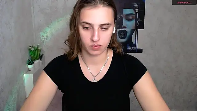 AmandaDimond  online show from September 22, 2025, 8:38 am