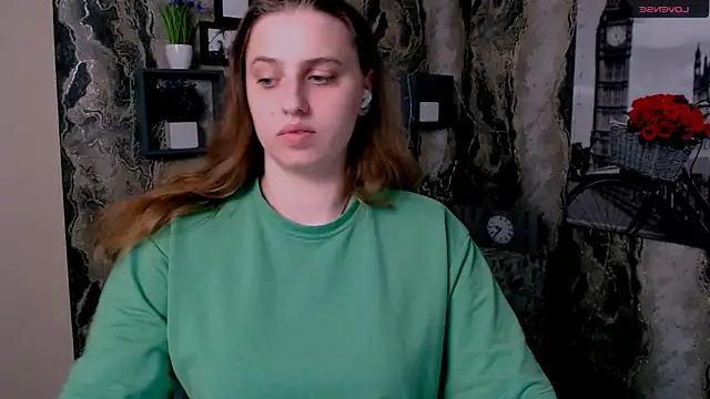 AmandaDimond  online show from April 23, 2026, 9:08 am