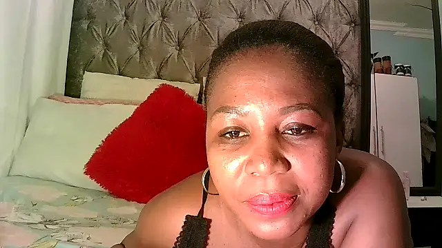 Pookie1990 online show from October 25, 2025, 3:51 pm