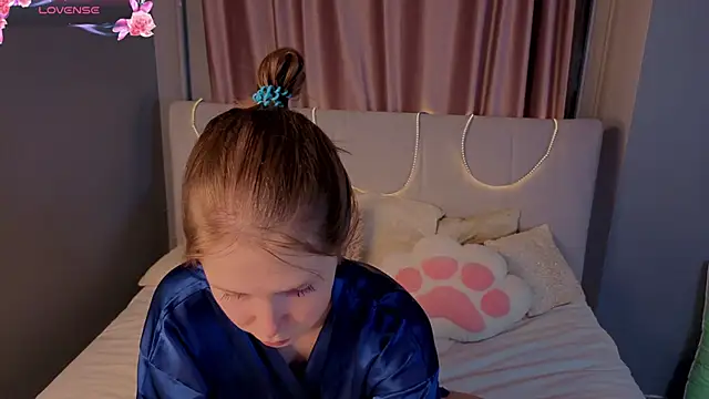 BeatrixCarIeton online show from September 12, 2025, 9:37 pm