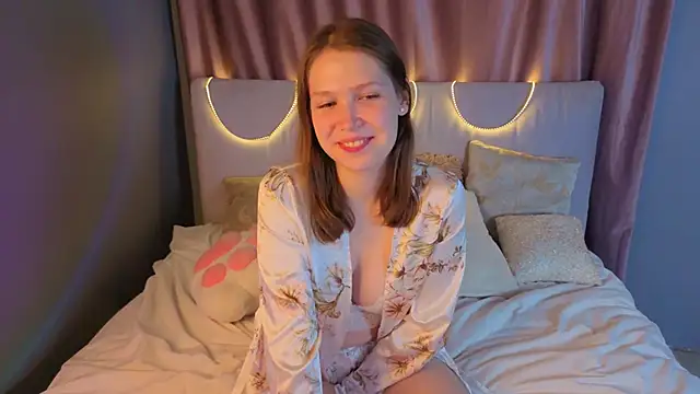 BeatrixCarIeton online show from September 17, 2025, 6:42 pm