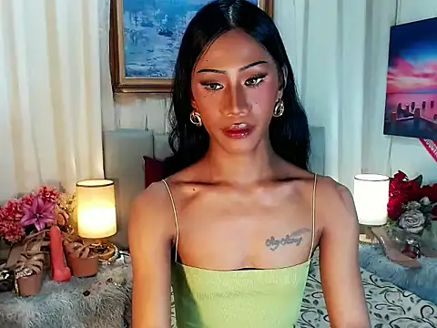 sassylatina online show from November 2, 2025, 6:43 pm