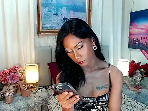 sassylatina online show from November 10, 2025, 4:17 pm