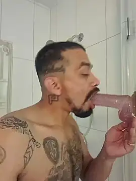 Cnutt310 online show from November 7, 2025, 4:12 am