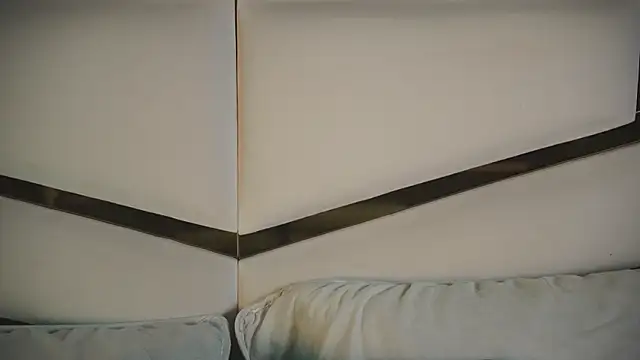 ambar rosse25 online show from September 10, 2025, 11:43 am