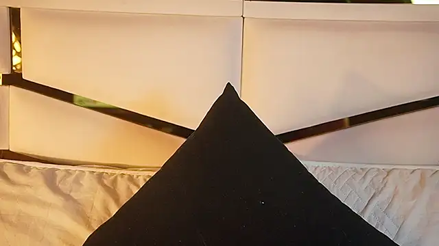 ambar rosse25 online show from September 22, 2025, 11:34 am