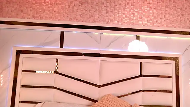 ambar rosse25 online show from October 14, 2025, 11:33 am