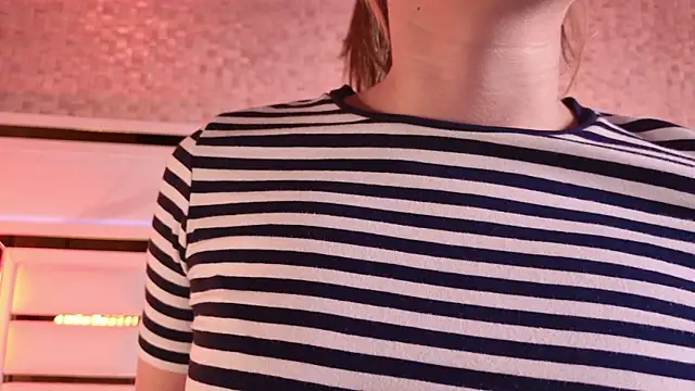 ambar rosse25 online show from October 16, 2025, 11:33 am