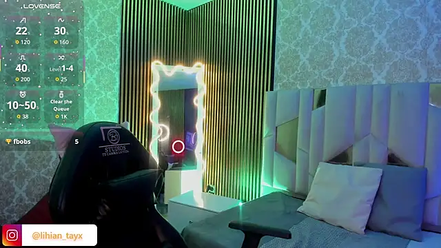 LIHIAN TAY online show from November 8, 2025, 6:46 am