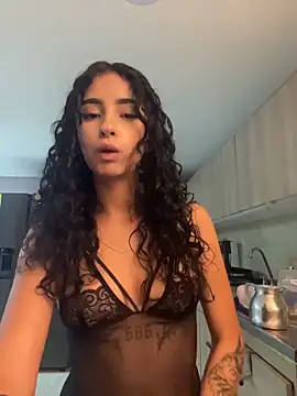 RosseMelody online show from May 25, 2026, 2:39 am
