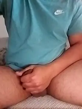 macareno32 online show from December 4, 2025, 3:43 pm