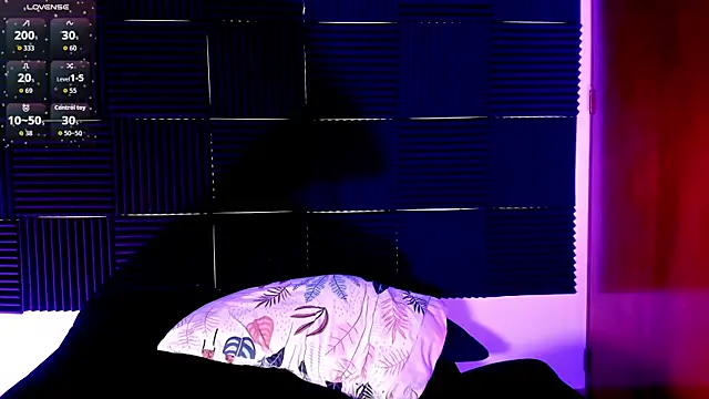 kinkyboat23 online show from November 7, 2025, 8:53 pm