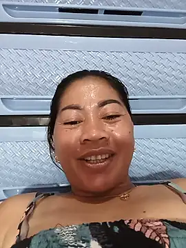 Snapshot of sexybitch_02 chatting on July 19, 2026, 5:22 am sexybitch 02 online show from July 19, 2026, 5:22 am