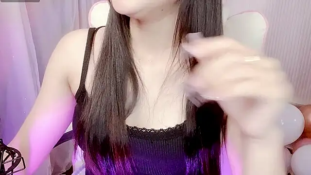 kemybaby online show from April 21, 2026, 1:53 am