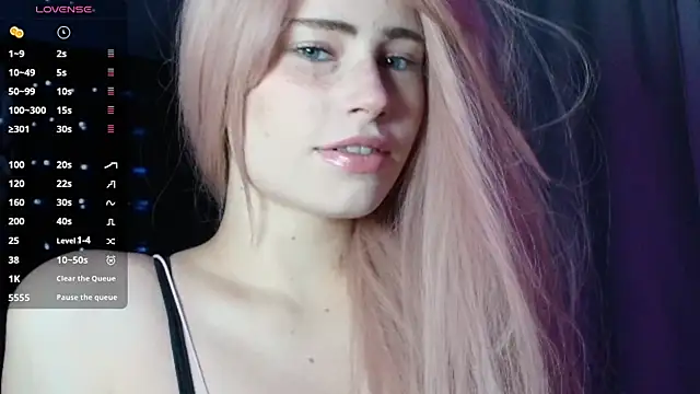 PieraMarch online show from November 11, 2025, 7:03 pm