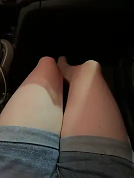 Meii-meyy online show from September 13, 2025, 6:40 pm