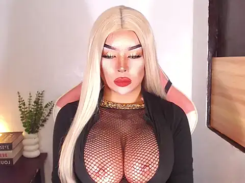 NataliaFernandezz online show from March 8, 2026, 6:01 pm