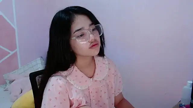 aaliyah walker online show from November 17, 2025, 11:49 am