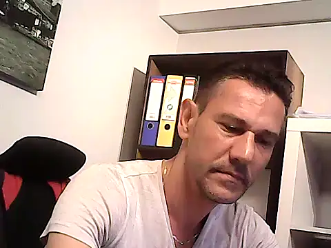 Snapshot of mastercharisma35 chatting on April 28, 2026, 10:09 am mastercharisma35 online show from April 28, 2026, 10:09 am