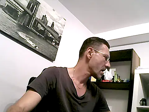 Snapshot of mastercharisma35 chatting on May 5, 2026, 3:09 pm mastercharisma35 online show from May 5, 2026, 3:09 pm