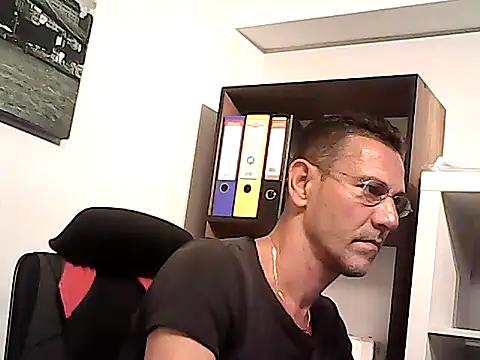 Snapshot of mastercharisma35 chatting on June 1, 2026, 1:13 pm mastercharisma35 online show from June 1, 2026, 1:13 pm