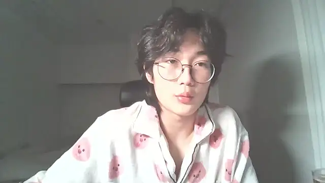 Snapshot of imurboy chatting on October 13, 2025, 5:24 pm imurboy online show from October 13, 2025, 5:24 pm