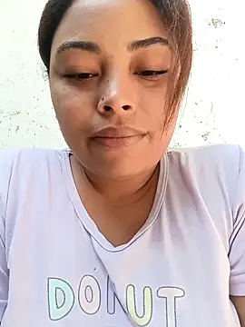 Naomi-Summer online show from November 12, 2025, 4:18 pm