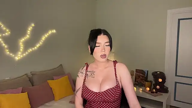 Snapshot of mistress_of_hearts chatting on July 20, 2026, 1:13 pm mistress of hearts online show from July 20, 2026, 1:13 pm