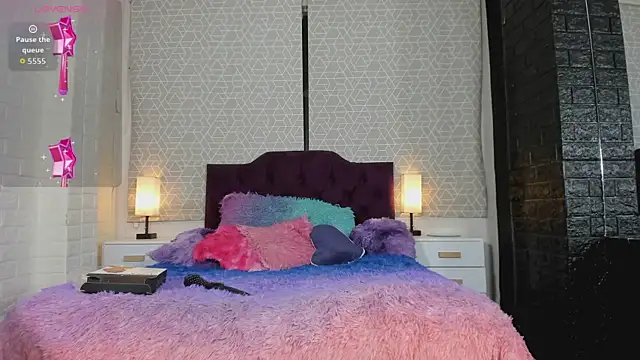 Snapshot of Zamara_Kleii chatting on September 17, 2025, 5:20 am Zamara Kleii online show from September 17, 2025, 5:20 am