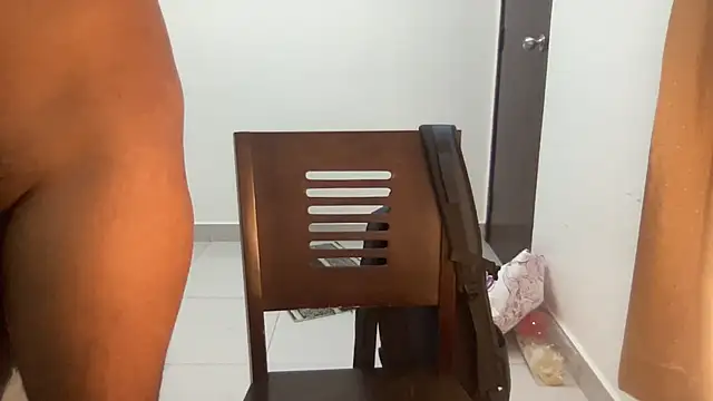 Hotmaskedboi online show from November 16, 2025, 12:11 pm