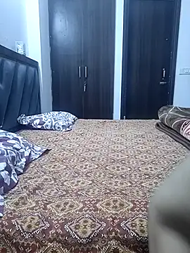 sweetpj online show from September 29, 2025, 1:49 pm